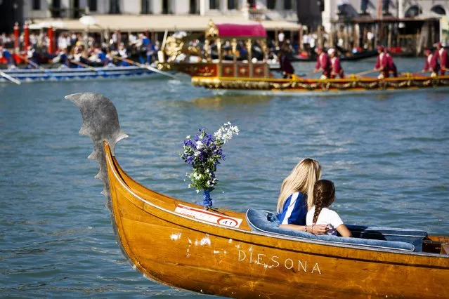 General views of atmosphere during the Regatta Storica during the 72nd Venice Film Festival on September 7, 2015 in Venice, Italy. (Photo by Tristan Fewings/Getty Images)