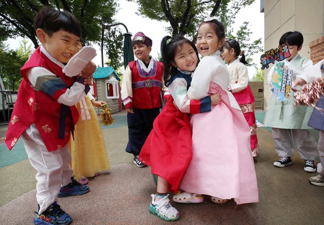On the October 2, 2025, a day before the Chuseok holiday, children from Woori Daycare Center in Yuseong-gu, Daejeon, dressed in beautiful hanbok, greeted each other brightly, saying, “Have a bountiful Chuseok”. (Photo by Shin Hyeon-jong)