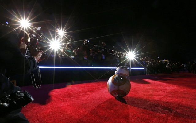 Droid BB-8 arrives at the world premiere of the film "Star Wars: The Force Awakens" in Hollywood, California, December 14, 2015. (Photo by Mario Anzuoni/Reuters)