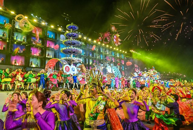 Performers participate in the annual Chinese Lunar New Year Chingay parade in Singapore on February 7, 2025. (Photo by Roslan Rahman/AFP Photo)