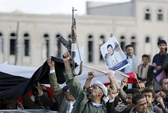 Houthi supporters demonstrate against Saudi-led air strikes in Yemen's capital Sanaa January 8, 2016. (Photo by Khaled Abdullah/Reuters)