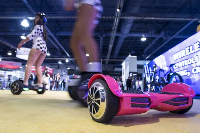 A Swagway LLC Swagtron T3 self balancing hoverboard is arranged for a photograph at the 2017 Consumer Electronics Show (CES) in Las Vegas, Nevada, U.S., on Friday, January 6, 2017. CES, celebrating its 50th year, will showcase self-driving cars, TVs, drones, robots and a slew of other gadgets. (Photo by David Paul Morris/Bloomberg)