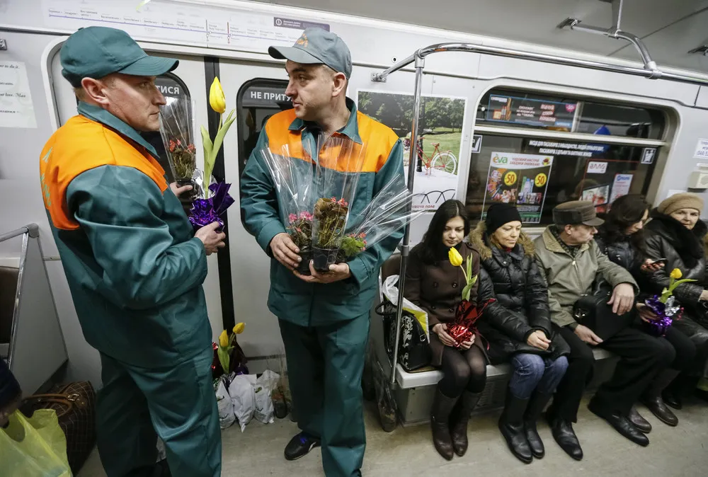 Ukrainian Metro Workers Surprise Women Commuters with Flowers