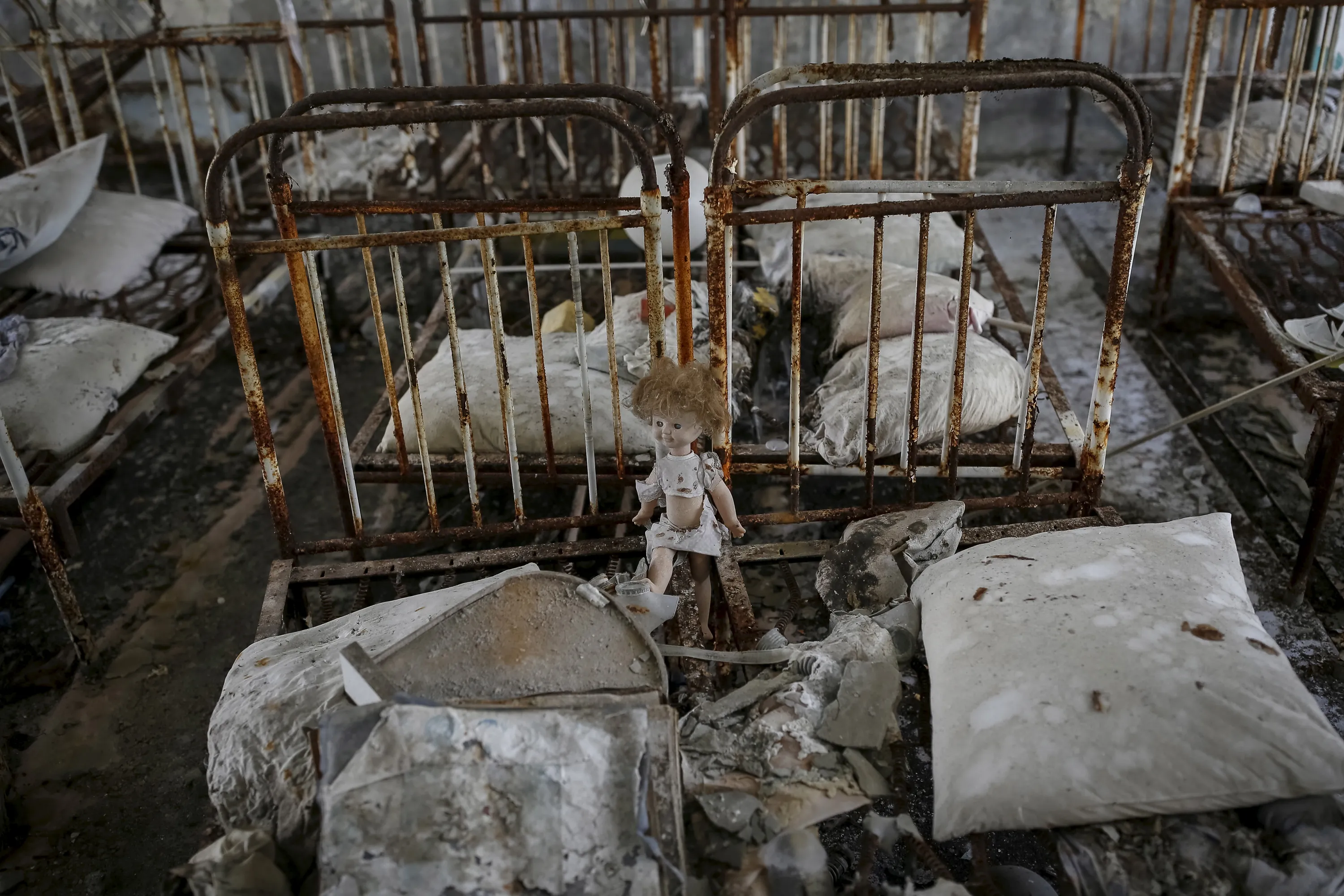 Припять сколько погибло. Город призрак Чернобыль Припять. Чернобыль Припять после взрыва. Припять ЧАЭС сейчас. Припять 30 лет спустя город призрак.