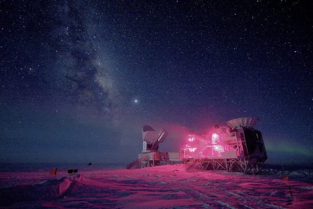 The 10-meter South Pole Telescope and the BICEP (Background Imaging of Cosmic Extragalactic Polarization) Telescope at Amundsen-Scott South Pole Station. (Photo by Reuters/Stringer)