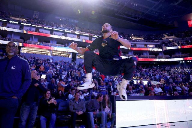 Stephen Curry #30 of the Golden State Warriors warms up before their game against the Atlanta Hawks at Chase Center on November 20, 2024 in San Francisco, California. (Photo by Ezra Shaw/Getty Images/AFP Photo)