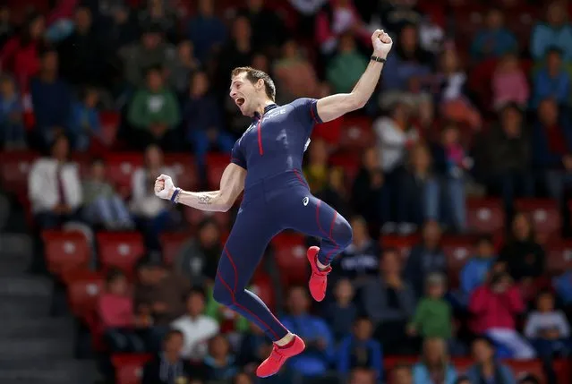 Renaud Lavillenie of France reacts after competing in the men's pole vault qualifying rounds during the European Athletics Championships at the Letzigrund Stadium in Zurich August 14, 2014. (Photo by Phil Noble/Reuters)