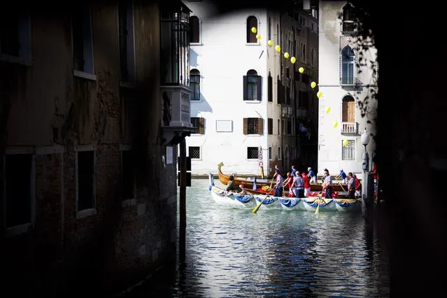 General views of atmosphere during the Regatta Storica during the 72nd Venice Film Festival on September 7, 2015 in Venice, Italy. (Photo by Tristan Fewings/Getty Images)