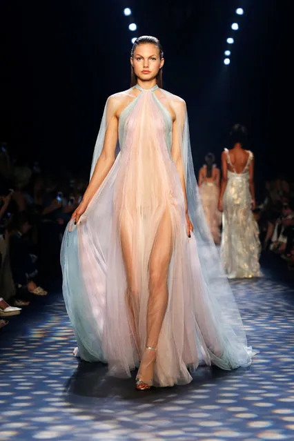 A model presents creations from the Marchesa Spring/Summer 2017 collection during New York Fashion Week in the Manhattan borough of New York, U.S., September 14, 2016. (Photo by Lucas Jackson/Reuters)