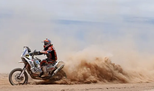 KTM rider Jakub Przygonski of Poland rides during the 9th stage of the Dakar Rally 2015 from Iquique to Calama January 13, 2015. (Photo by Jean-Paul Pelissier/Reuters)