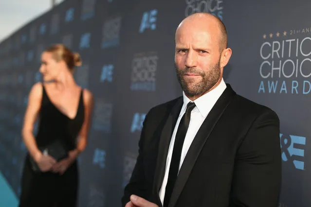 Actors Rosie Huntington-Whiteley (L) and Jason Statham attend the 21st Annual Critics' Choice Awards at Barker Hangar on January 17, 2016 in Santa Monica, California. (Photo by Christopher Polk/Getty Images for The Critics' Choice Awards)