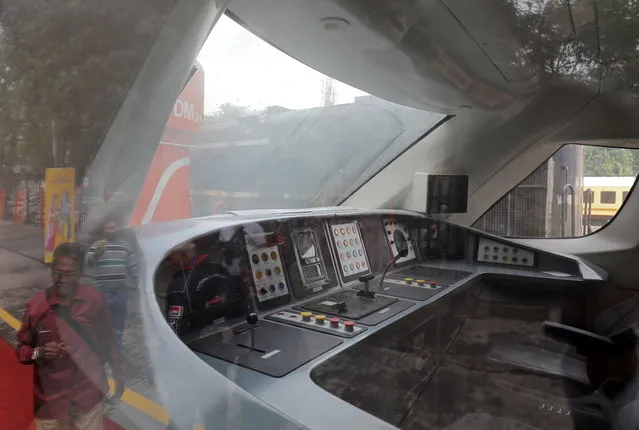 The driver's cabin of India's first engine-less semi-high-speed train named “Train 18”, manufactured by Integral Coach Factory (ICF), is seen during a media preview at Safdarjung railway station in New Delhi, November 14, 2018. (Photo by Anushree Fadnavis/Reuters)