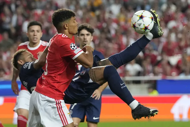 PSG's Neymar performs a reverse kick during the Champions League group H soccer match between SL Benfica and Paris Saint-Germain at the Luz stadium in Lisbon, Wednesday, October 5, 2022. (Photo by Armando Franca/AP Photo)