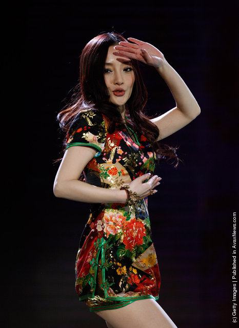 Chinese actress and singer Li Xiaolu performs during the 2008 Beijing Pop Music Awards ceremony