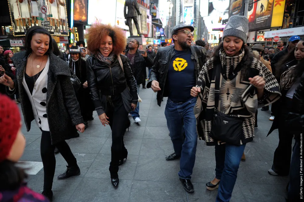 NYC “Soul Train” Line Flash Mob Hippest Trip In America – In Honor Of Don Cornelius