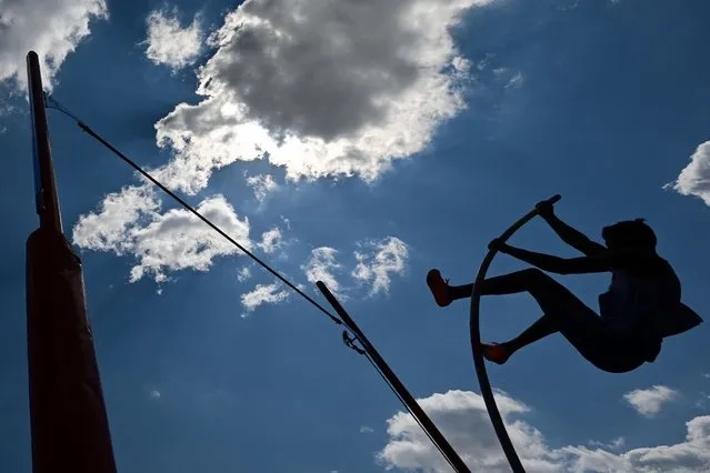 France's Baptiste Thiery competes in the men's Decathlon Pole Vault during the European Athletics Championships in Munich, southern Germany on August 16, 2022. (Photo by Andrej Isakovic/AFP Photo)