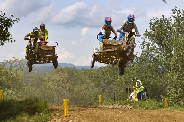 Nick Uhlig and Philipp Oettel race alongside Lukas Erlecke and Leon Freygang during the opening round of the German sidecar championship at the 58th ADAC Motocross in Schopfheim, Deutschland on June 1, 2025. (Photo by Grant Hubbs/IMAGO via Avalon)