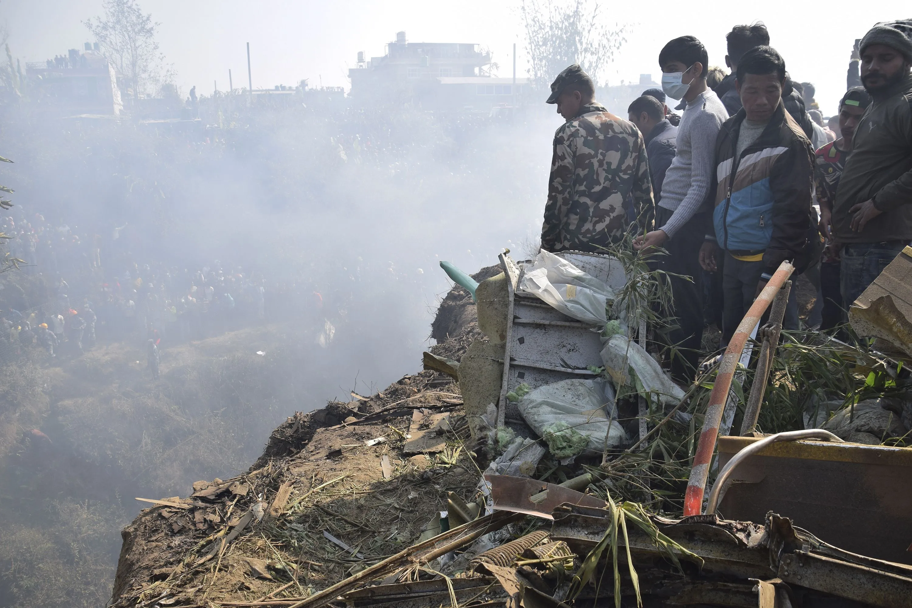 Трагедия авиакатастрофа. Авиакатастрофа в Непале 2023. Крушение самолета в Непале 2023. АТР 72 Непал. Тела жертв авиакатастрофы.