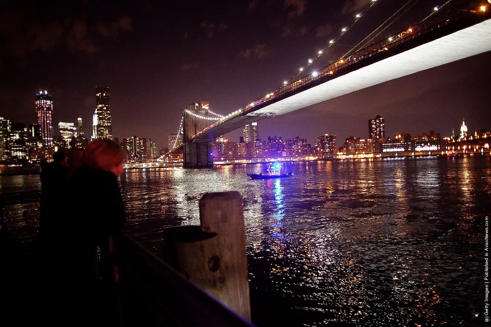 Brooklyn Bridge Scaffolding Suffers Damage from Crane Pushed by Tugboat
