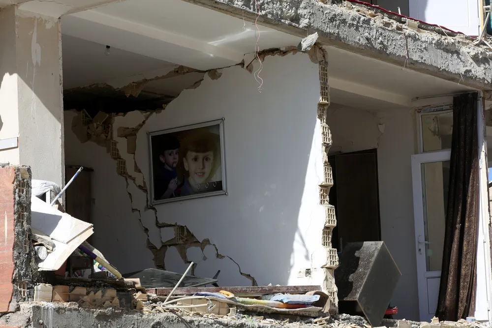 Strong Earthquake hits Iraq and Iran