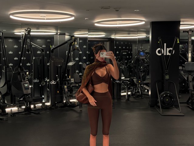 American model and socialite Kendall Jenner shows off her abs pre pilates on December 1, 2025. (Photo by kendalljenner/Instagram)