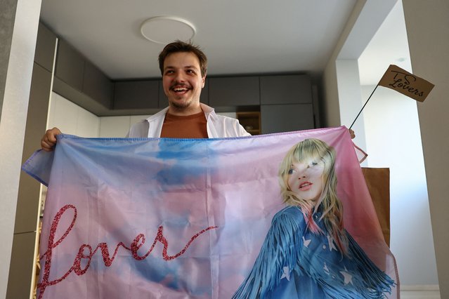 Dmitry, a fan of American singer-songwriter Taylor Swift, reacts during a meeting with other Swifties in Lyubertsy outside Moscow, Russia on September 15, 2024. (Photo by Evgenia Novozhenina/Reuters)