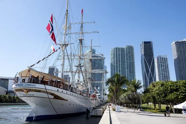 The tall ship Statsraad Lehmkuhl is docked at the Maurice A. Ferre boat slip in Miami, Florida, USA, 07 December 2021. The 107-year-old Norwegian ship is doing a 20-month voyage, the One Ocean Expediton, as part of the UN Decade of Ocean Science for Sustainable Development. The journey kicked off in August in Arendal, Norway, and will visit 36 ports around the globe. (Photo by Cristobal Herrera-Ulashkevich/EPA/EFE)