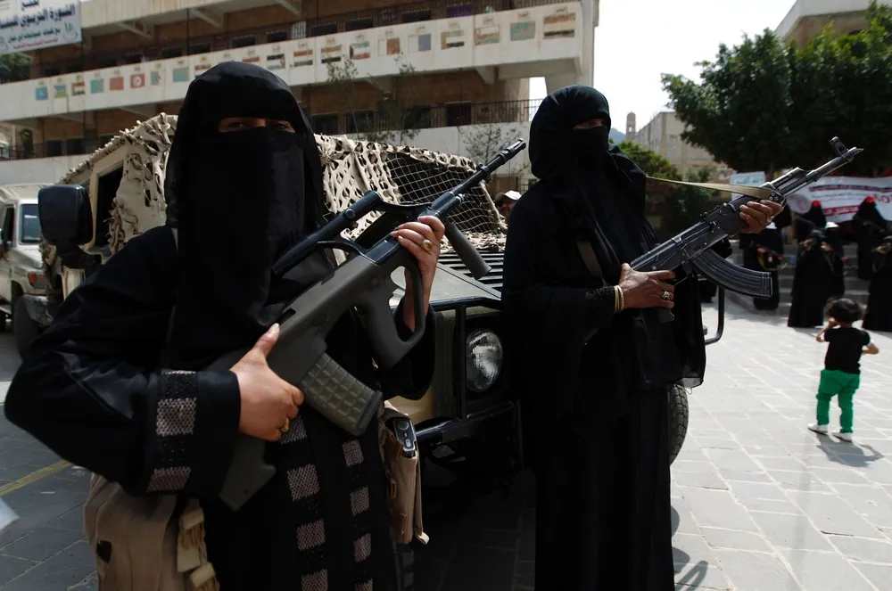 Yemeni Female Soldiers Ready for Battle