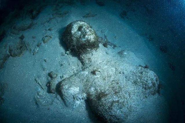 “Grace reef”. Underwater Sculpture, Museo Subacuático de Arte, Cancun. (Photo by Jason deCaires Taylor/UnderwaterSculpture)