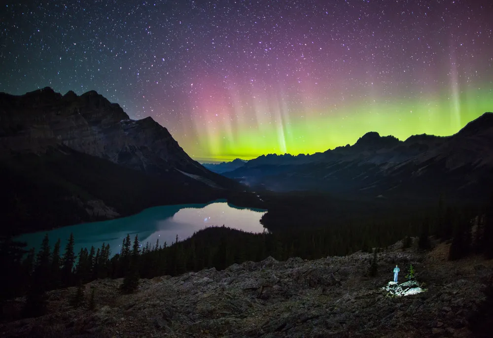 Photographer Puts Everyday “Selfies” to Shame