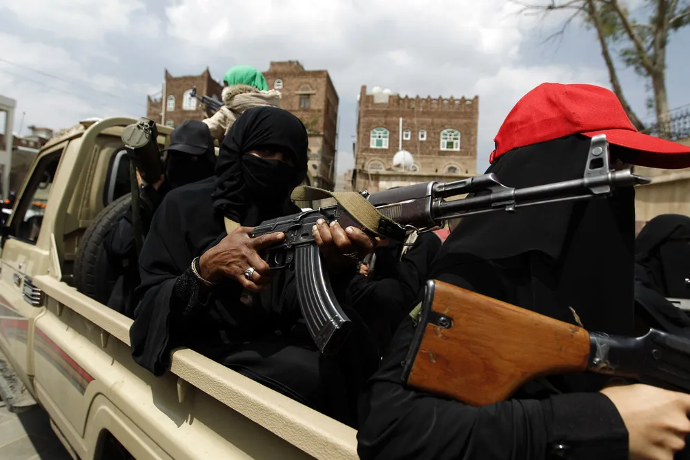 Yemeni Female Soldiers Ready for Battle