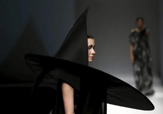 Models present creations from ECHO CHEN Collection at China Fashion Week S/S 2016 in Beijing, October 26, 2015. REUTERS/Kim Kyung-Hoon