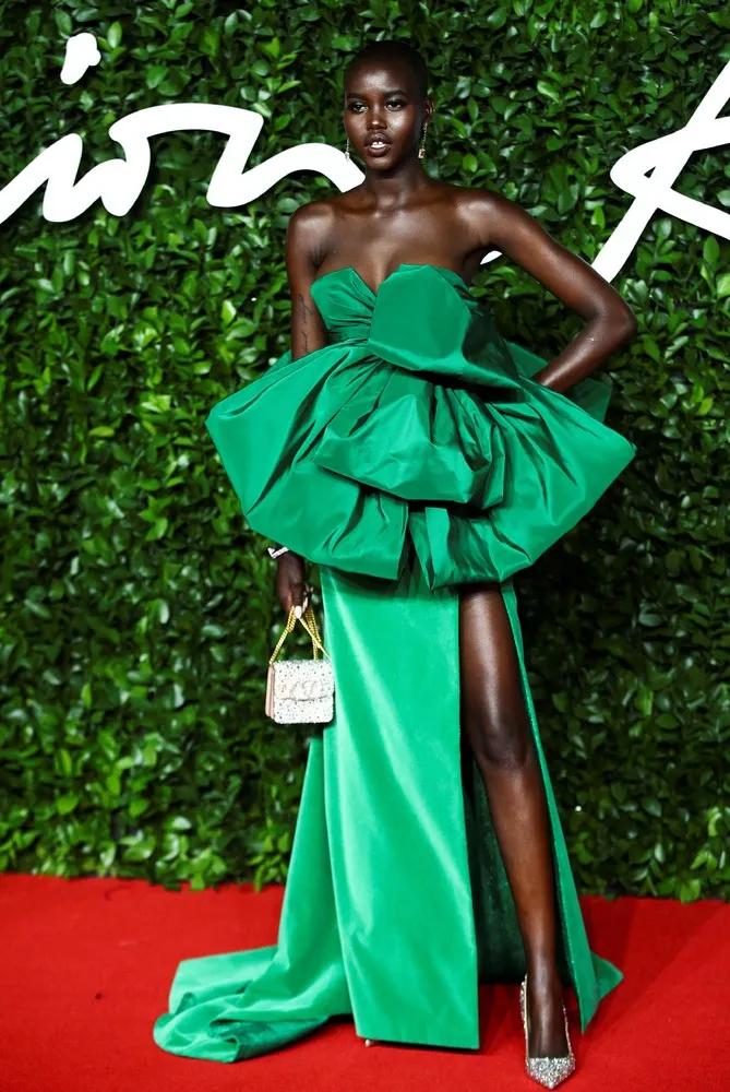 Dresses this Week, Part 1/4