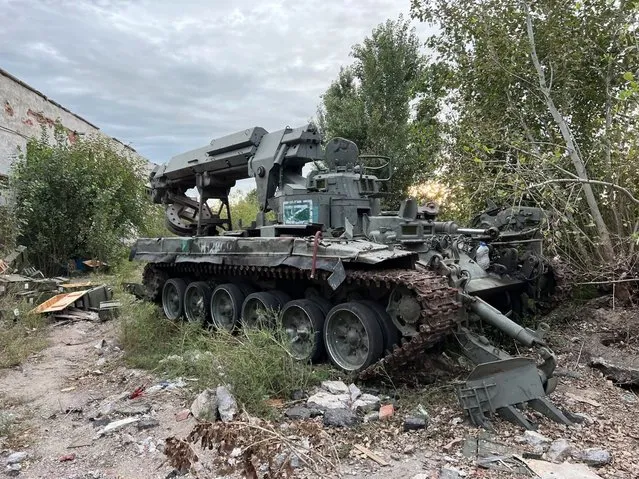 An abandoned Russian IMR-2 combat engineering vehicle reportedly photographed near the northeastern city of Izyum on September 11, 2022. Despite the massive Ukrainian territorial gains in recent days, videos from pro-Kremlin channels circulating on Telegram indicate at least some of the Ukrainian counteroffensive faced lethal resistance. (Photo by Social Media)