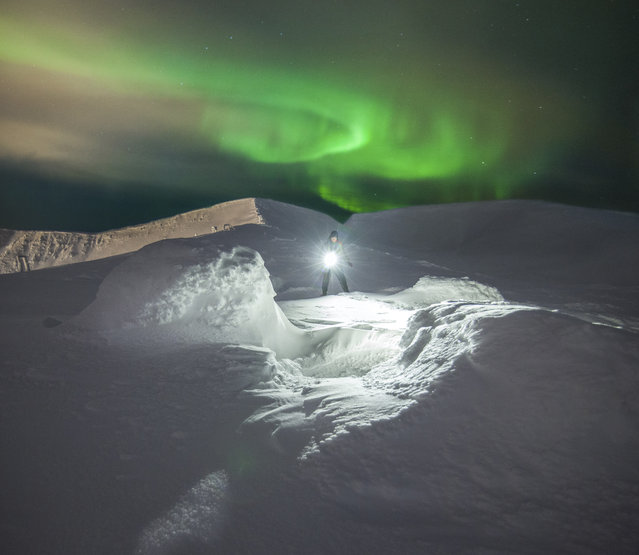 These Northern Lights “rainbows” have turned the sky greener than the Earth below. Vitaly Istomin, 26, spent several nights in freezing conditions under the stars in northern Russia’s Khibiny Mountains to capture the aurora’s “rainbows”. “Obviously, they depend massively on the weather,” said Vitaly. (Photo by Vitaly Istomin/Caters News Agency)