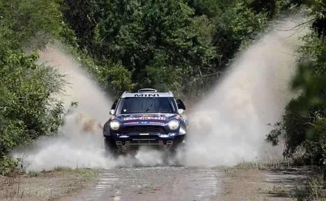 Mini driver Nasser Al-Attiyah of Qatar drives during the 11th stage of the Dakar Rally 2015 from Cachi to Termas de Rio Hondo January 15, 2015. (Photo by Jean-Paul Pelissier/Reuters)