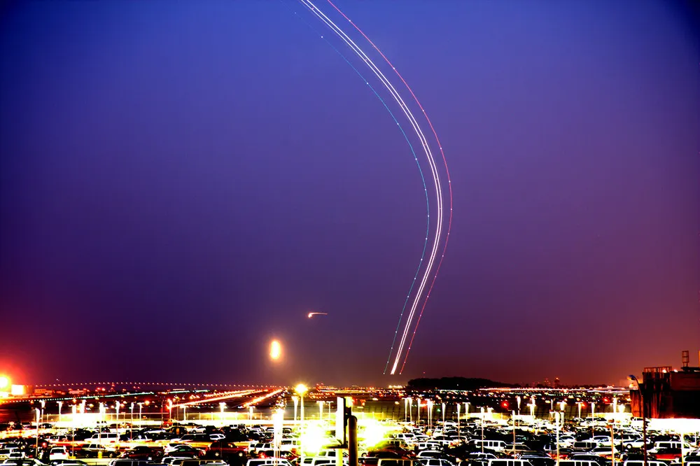 Long Exposure Airport Photos byTerence Chang