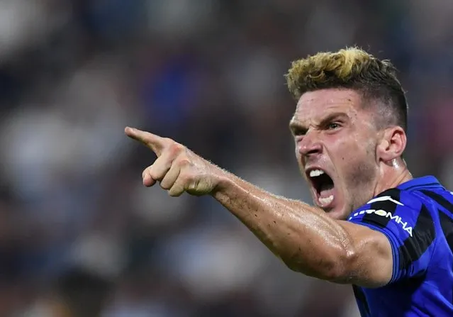 Atalanta's Robin Gosens celebrates scoring their first goal against SPAL in Ferrara, Italy, August 25, 2019. (Photo by Jennifer Lorenzini/Reuters)