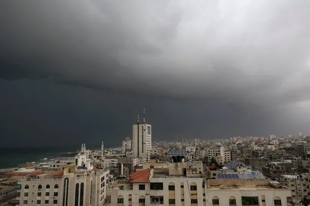A general view of Gaza City and the Mediterranean Sea during a stormy day in the Palestinian coastal enclave, on January 31, 2023. (Photo by Mohammed Abed/AFP Photo)