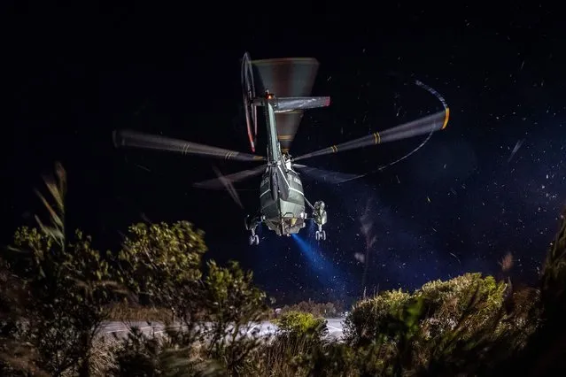 Marine One, carrying US President Joe Biden, lands at Gordons Pond State Park in Rehoboth Beach, Delaware on October, 20, 2023 (Photo by Kent Nishimura/AFP Photo)