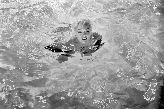 Marilyn's first dip in the swimming pool while shooting Something's Got to Give in May 1962