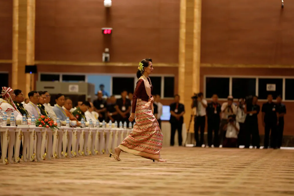 The Day in Photos – October 16, 2017