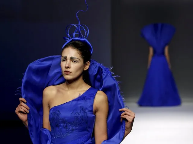 Models present creations from ECHO CHEN Collection at China Fashion Week S/S 2016 in Beijing, October 26, 2015. (Photo by Kim Kyung-Hoon/Reuters)