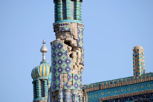 A damaged minaret of the Blue Mosque after the mosque sustained minor damage following a recent earthquake in Mazar-i-Sharif, Afghanistan, on November 5, 2025. The mosque, also known as the Shrine of Hazrat Ali, is one of Afghanistan’s most revered religious sites. (Photo by Sayed Hassib/Reuters)