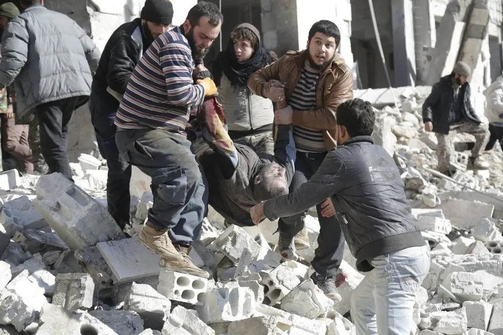 Russian Raids Kill Dozens in Syria