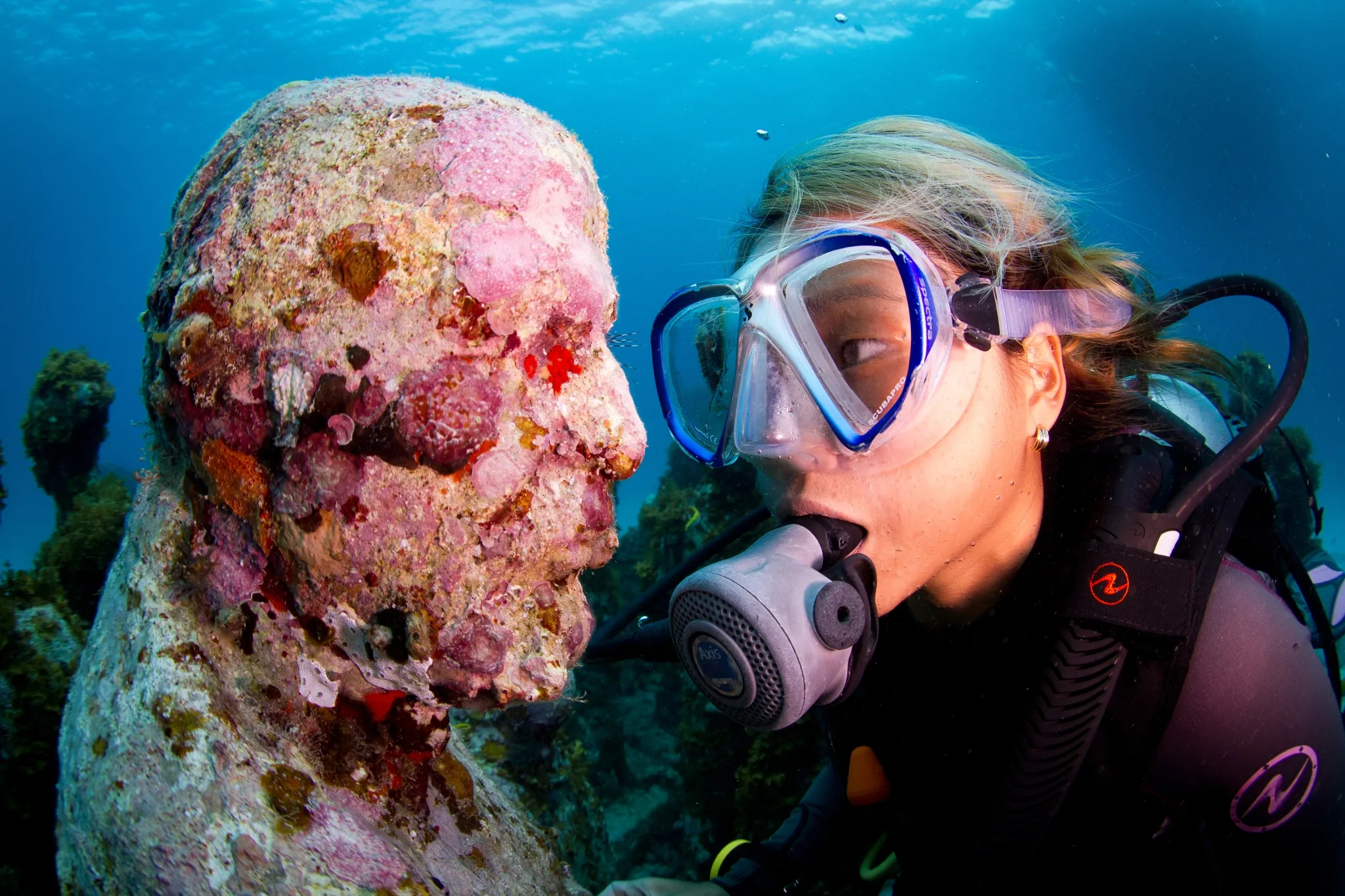 Путешествие на дне океана. Канкун Мексика подводный музей. Музей подводных скульптур Мексика. Канкун музей подводных скульптур.