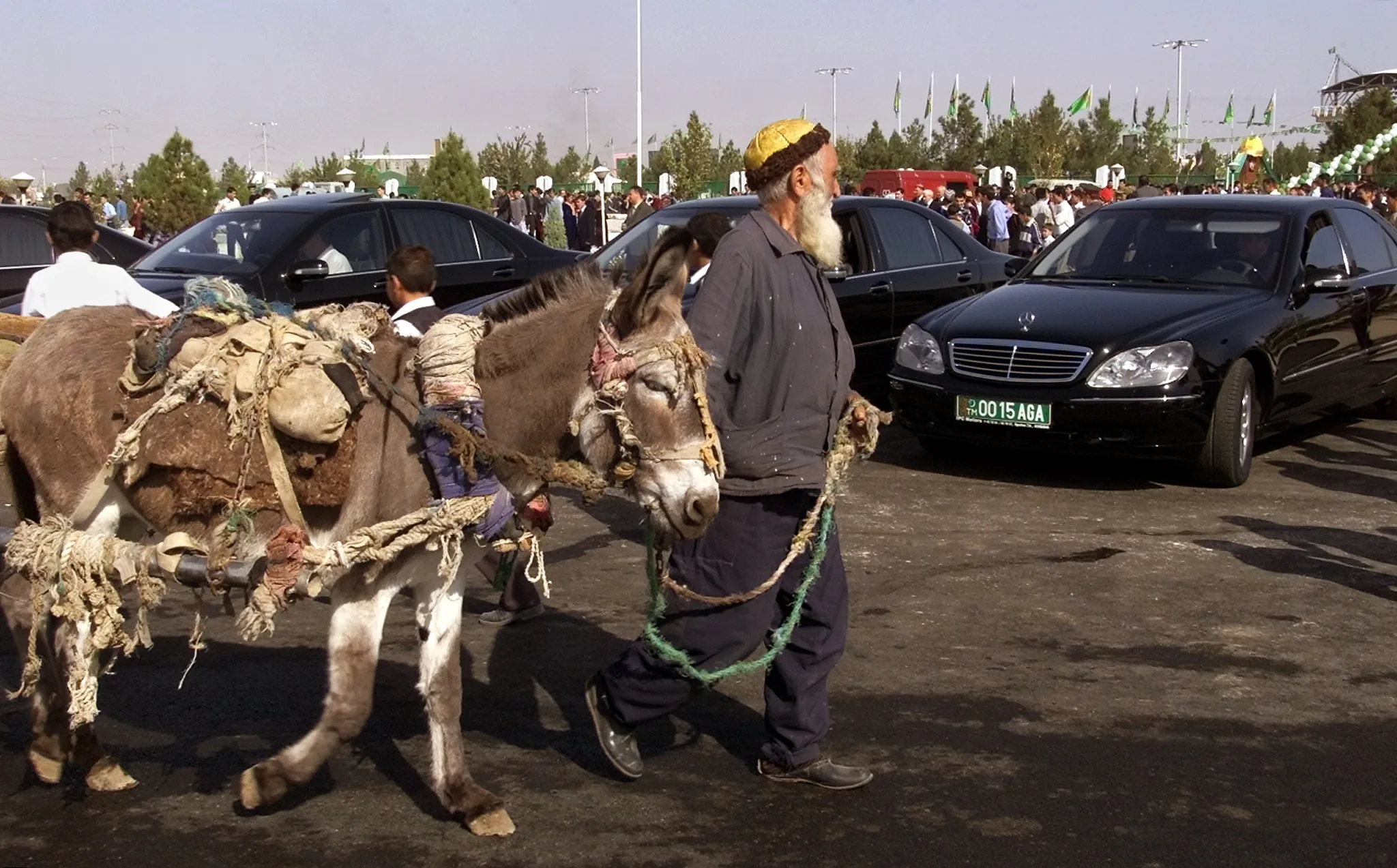 Туркмения сегодня как живут. Туркменистан трущобы Ашхабад. Нищета Туркменская. Бедные туркмены. Туркменистан деревни.