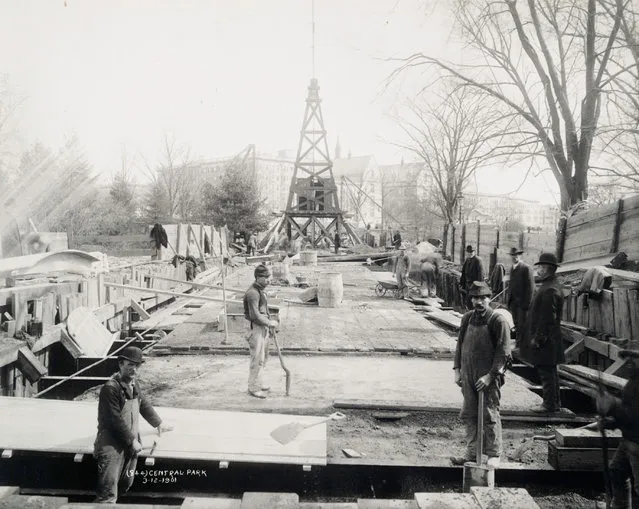 Workers building the Broadway subway line under Central Park, 1901. (Photo by New York Public Library)