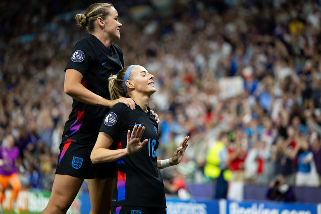 Chloe Kelly (R) of England celebrates after scoring the team's second goal during the UEFA Women's EURO 2025 Semi-Final match between England and Italy at Stade de Geneve on July 22, 2025 in Geneva, Switzerland. (Photo by Ane Frosaker/Sports Press Photo/Getty Images)
