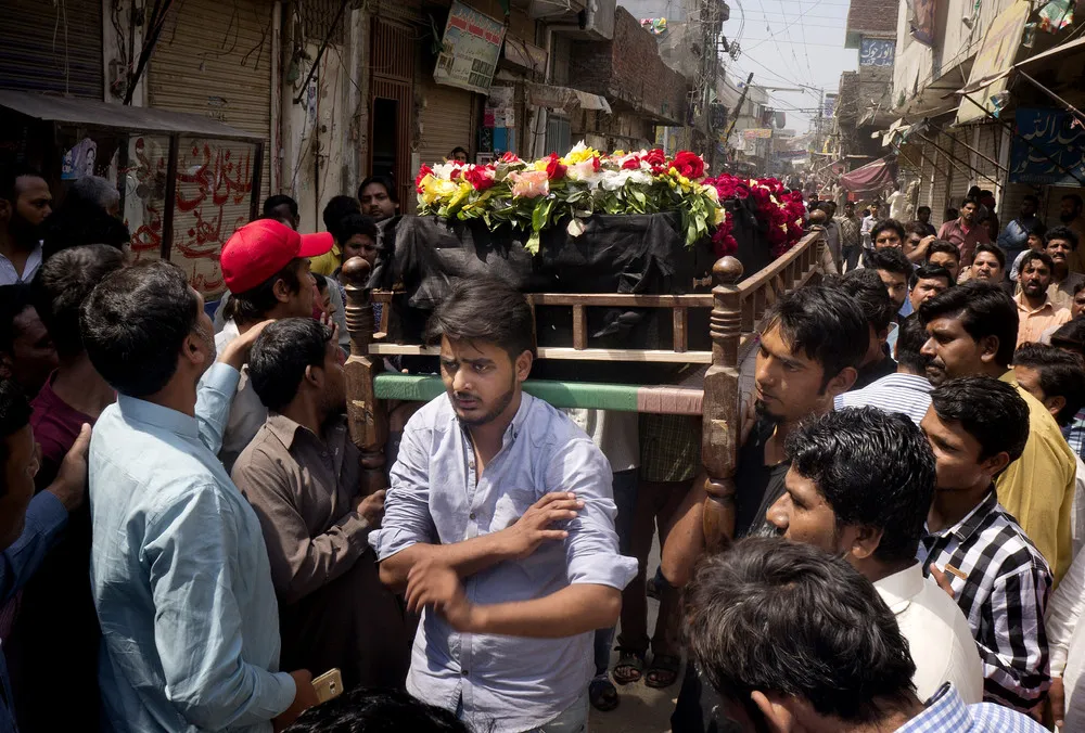 The Day in Photos – March 29, 2016